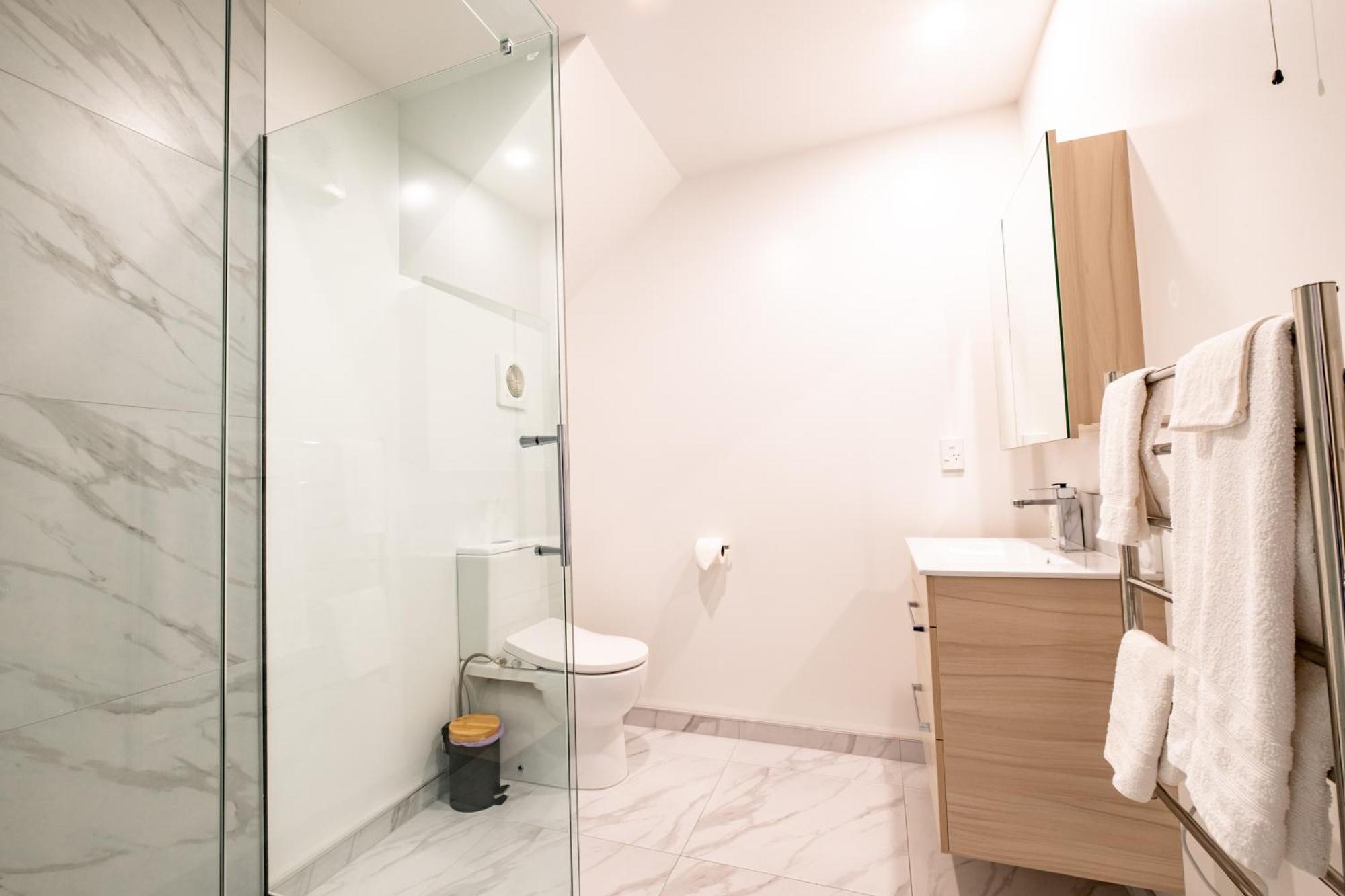 Stunning 3 Bedrooms Sleeps 6 In Cbd * Christchurch