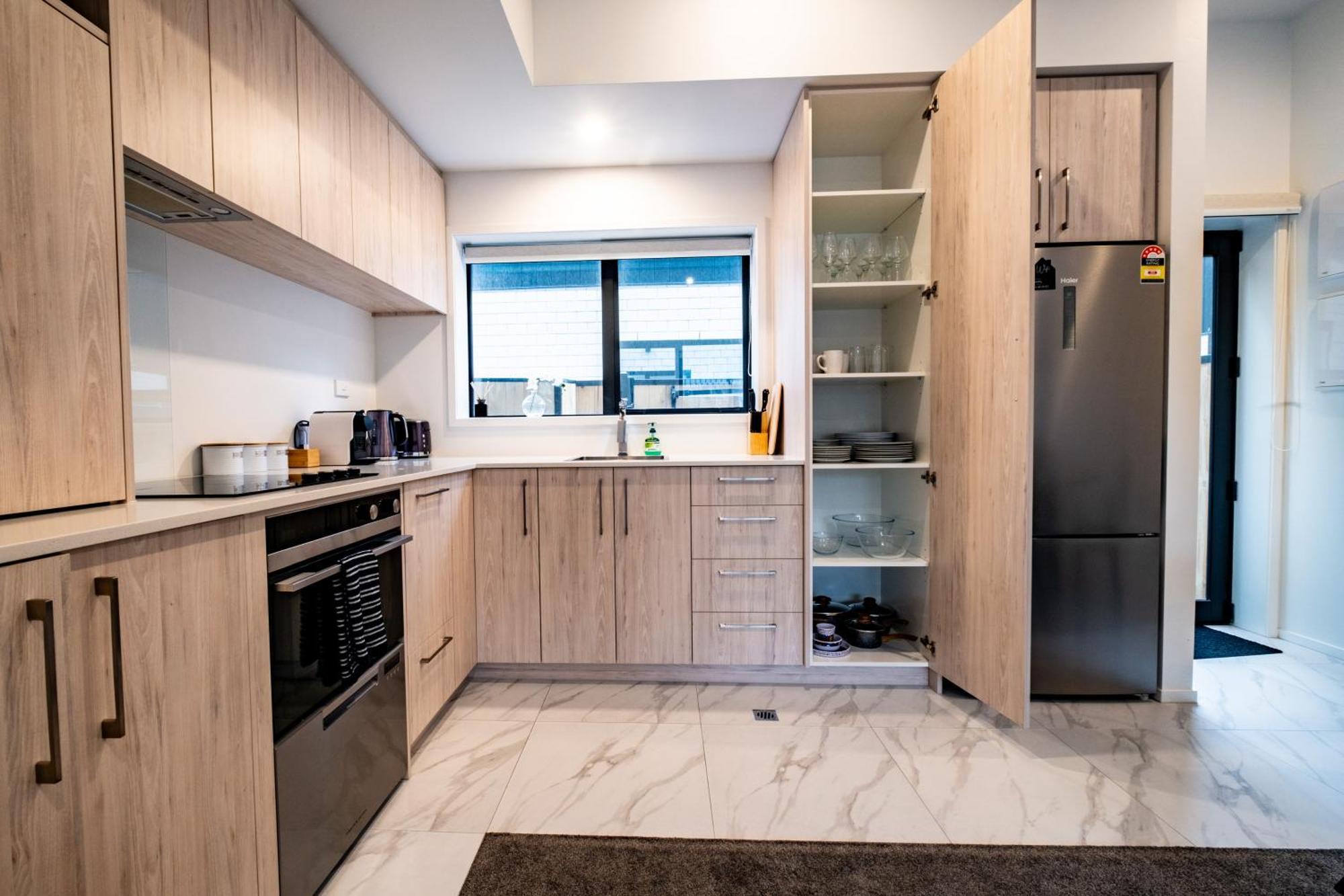 Stunning 3 Bedrooms Sleeps 6 In Cbd