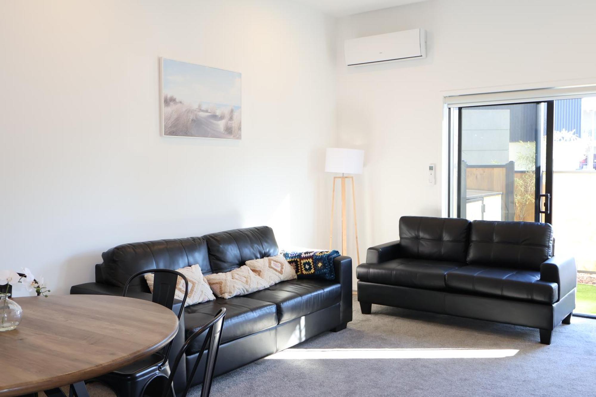 Apartment Stunning 3 Bedrooms Sleeps 6 In Cbd *