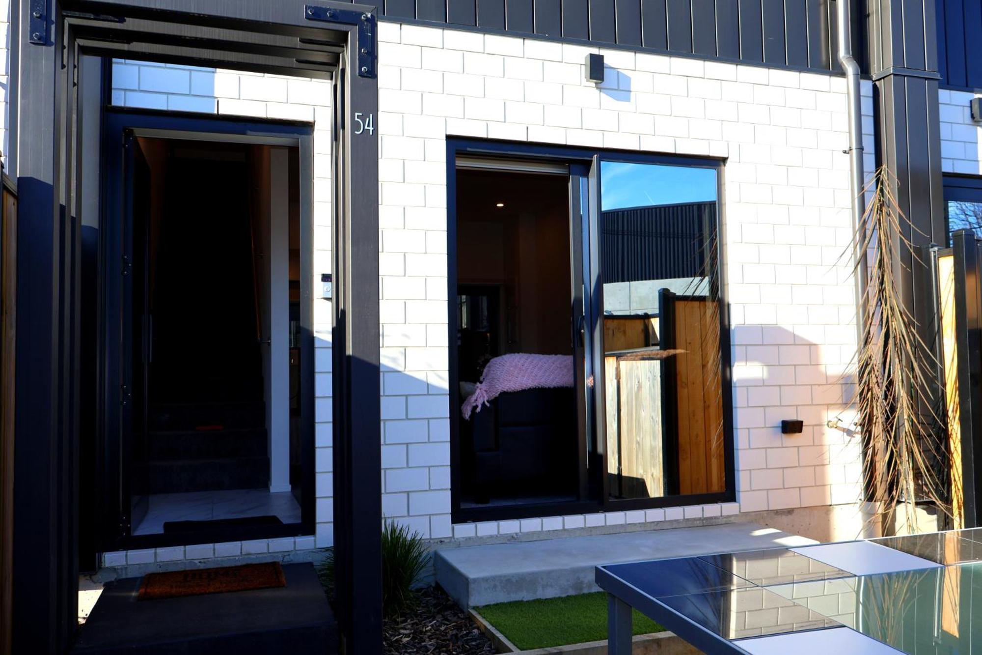 Apartment Stunning 3 Bedrooms Sleeps 6 In Cbd *