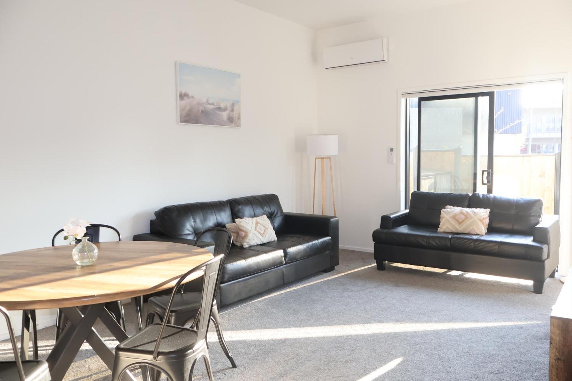 Stunning 3 Bedrooms Sleeps 6 In Cbd