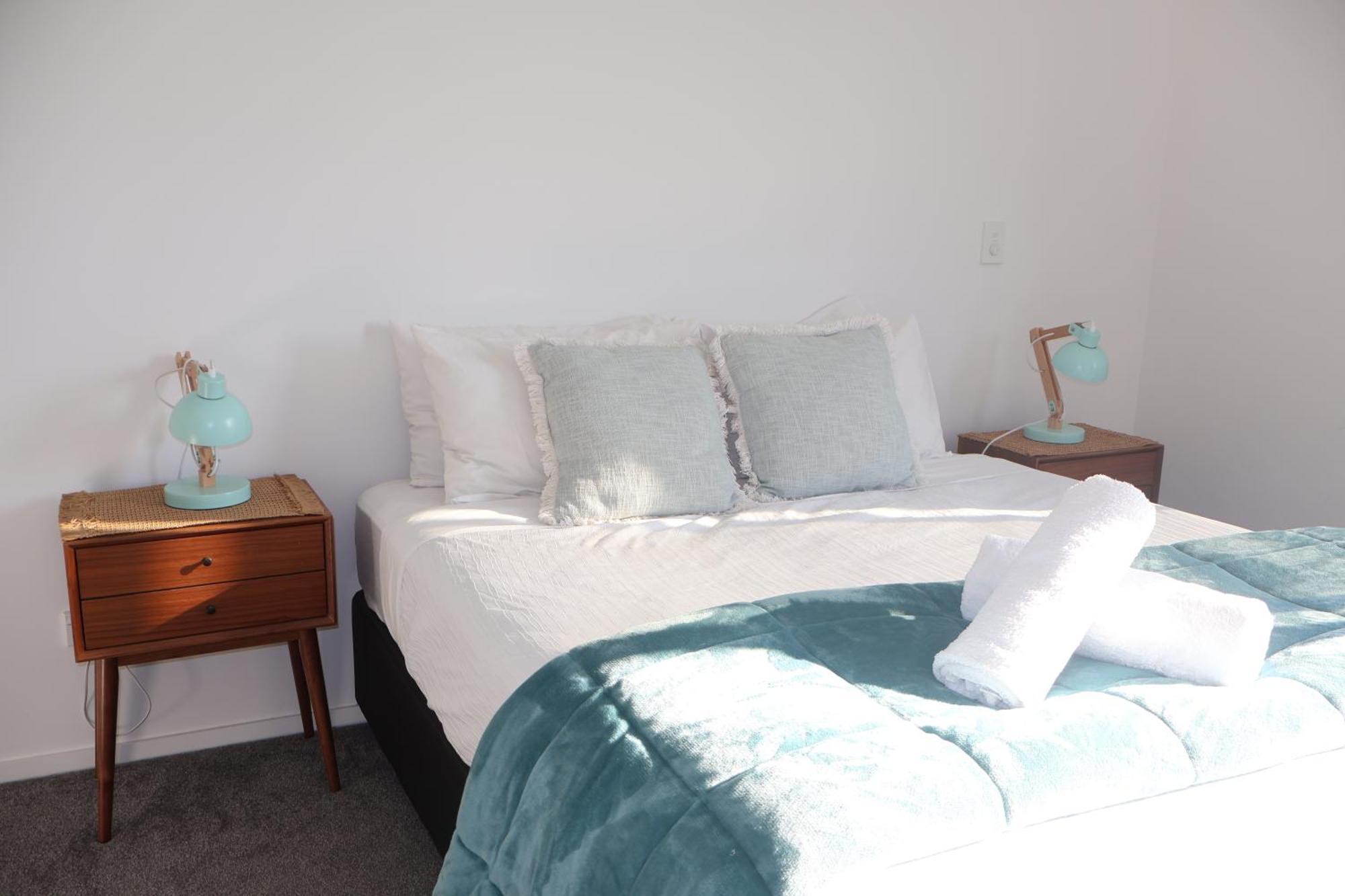 Stunning 3 Bedrooms Sleeps 6 In Cbd Apartment