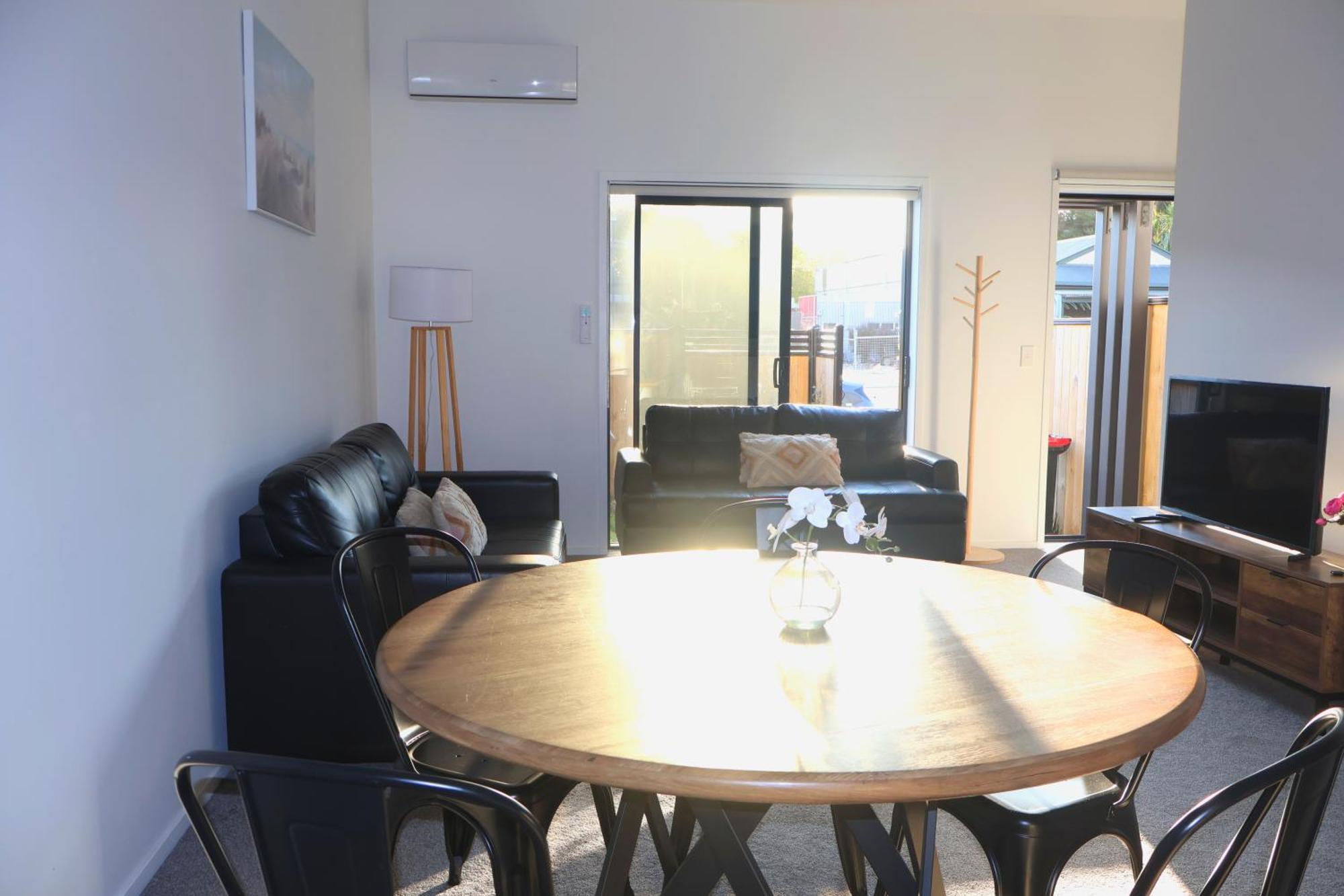 Stunning 3 Bedrooms Sleeps 6 In Cbd Apartment Christchurch